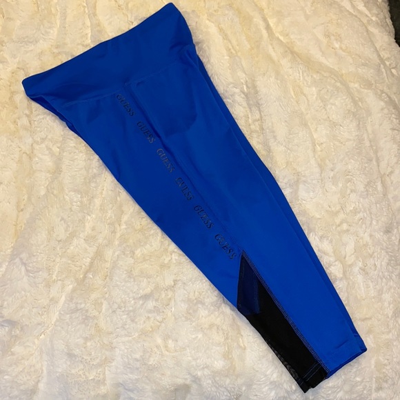 ⭐️NWT Guess Logo Rubye active pant, Capri length - Picture 1 of 7